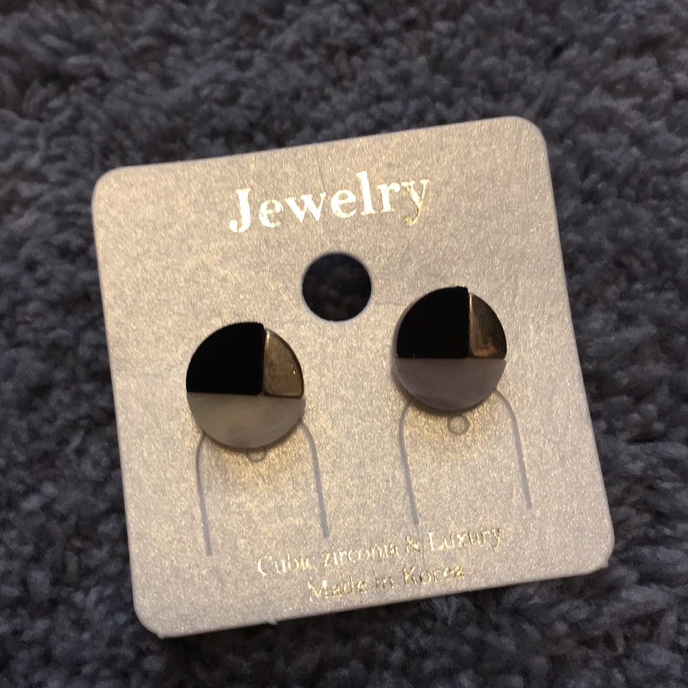Round Earring